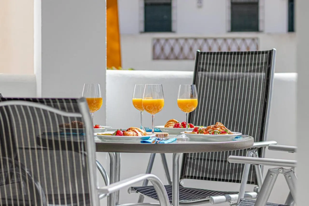 דירה בנאלמדנה 797 Holiday Rentals - Apartamento Frente Al Parque La Paloma Con Piscina ספרד