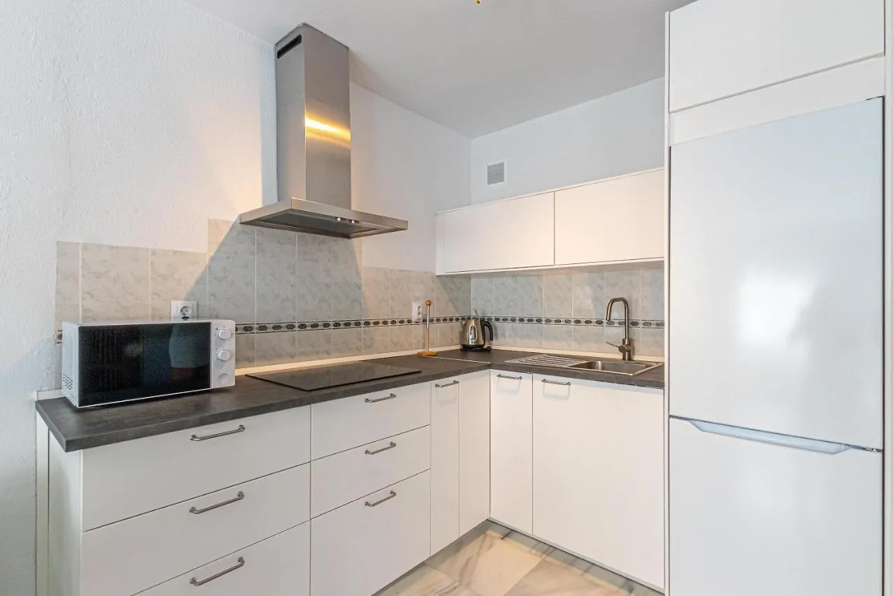 בנאלמדנה 797 Holiday Rentals - Apartamento Frente Al Parque La Paloma Con Piscina ספרד